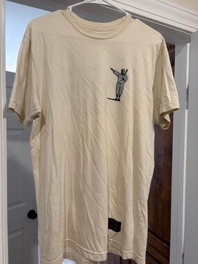 Men's Cream Short-Sleeve Crewneck Tee with Small Embroidered Motif